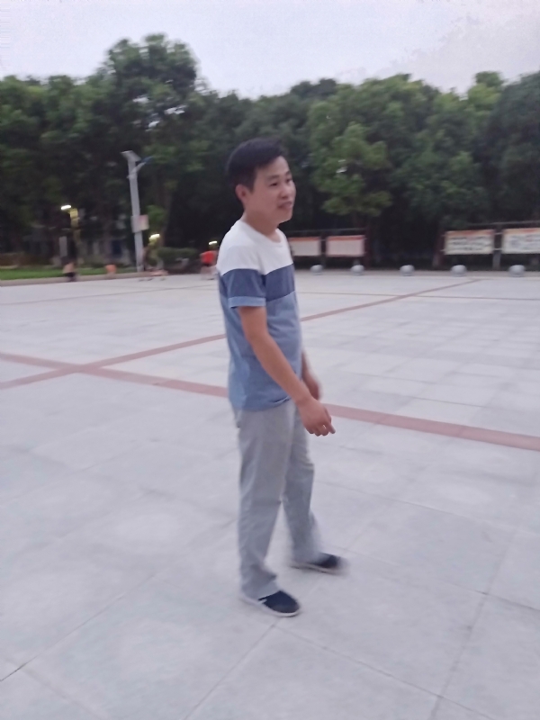 一笑的第一张照片--清流交友网