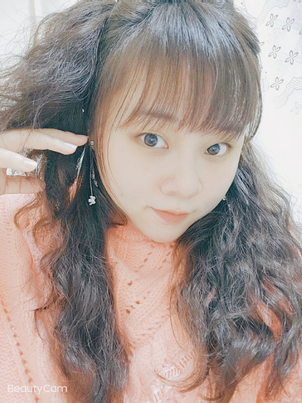 艾薇儿的第一张照片--清流交友网