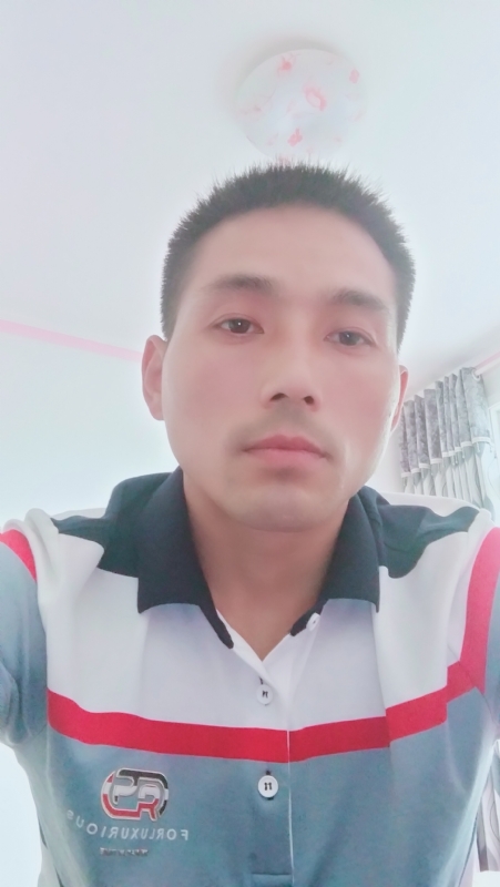 染红尘世的第一张照片--清流交友网