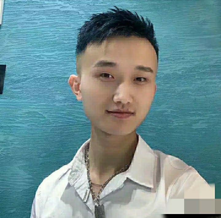 小哥哥的第一张照片--清流交友网